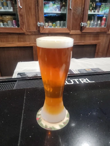 Henry's Bar and Grill photo 4